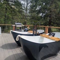 Outdoor soaking tubs w/lake views & private trails