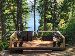 Outdoor soaking tubs w/lake views & private trails - Image 2