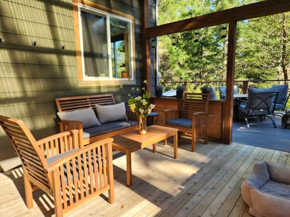 Outdoor soaking tubs w/lake views & private trails - Image 3
